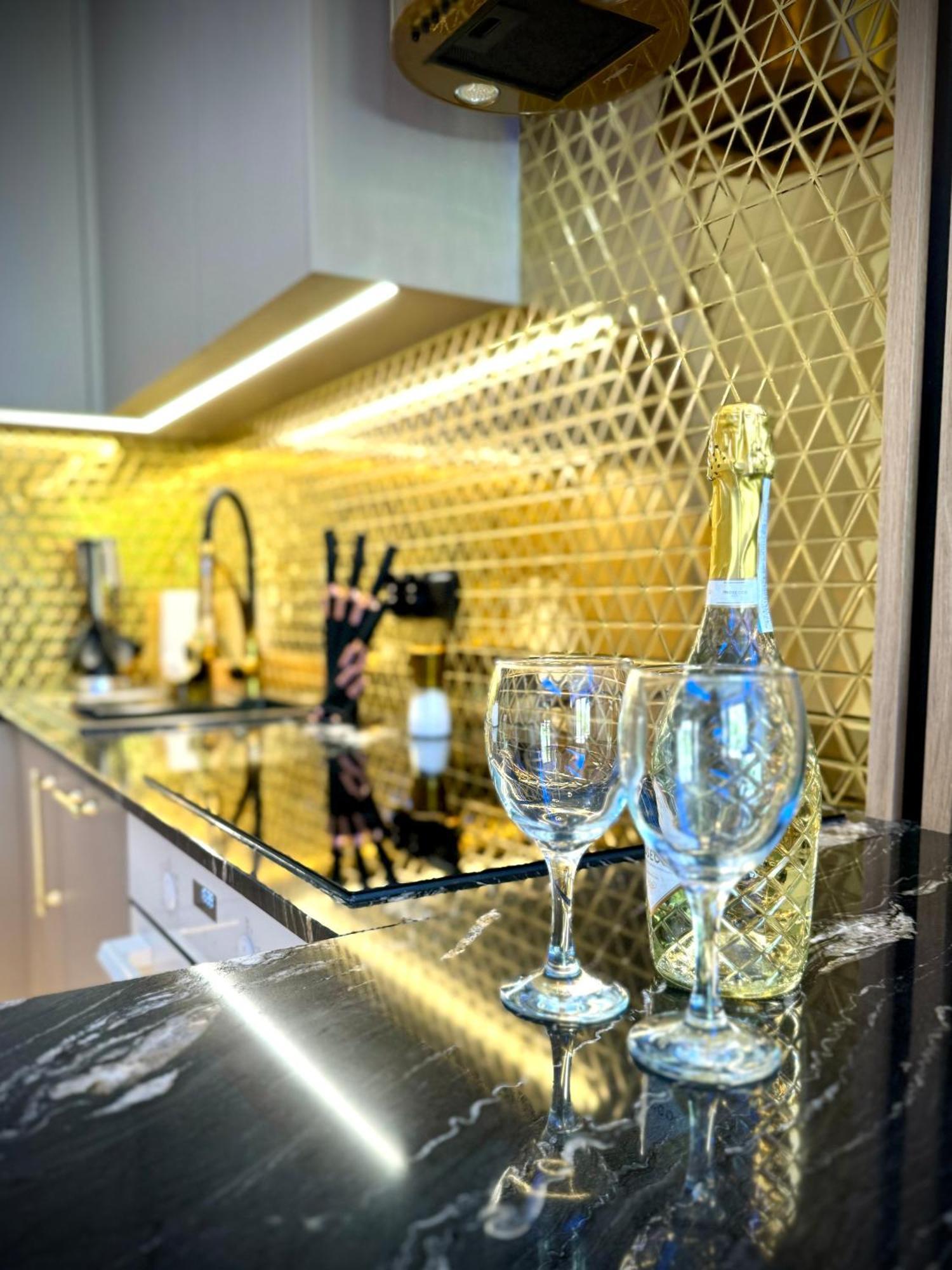 Golden Park Aparthotel 什切青 外观 照片