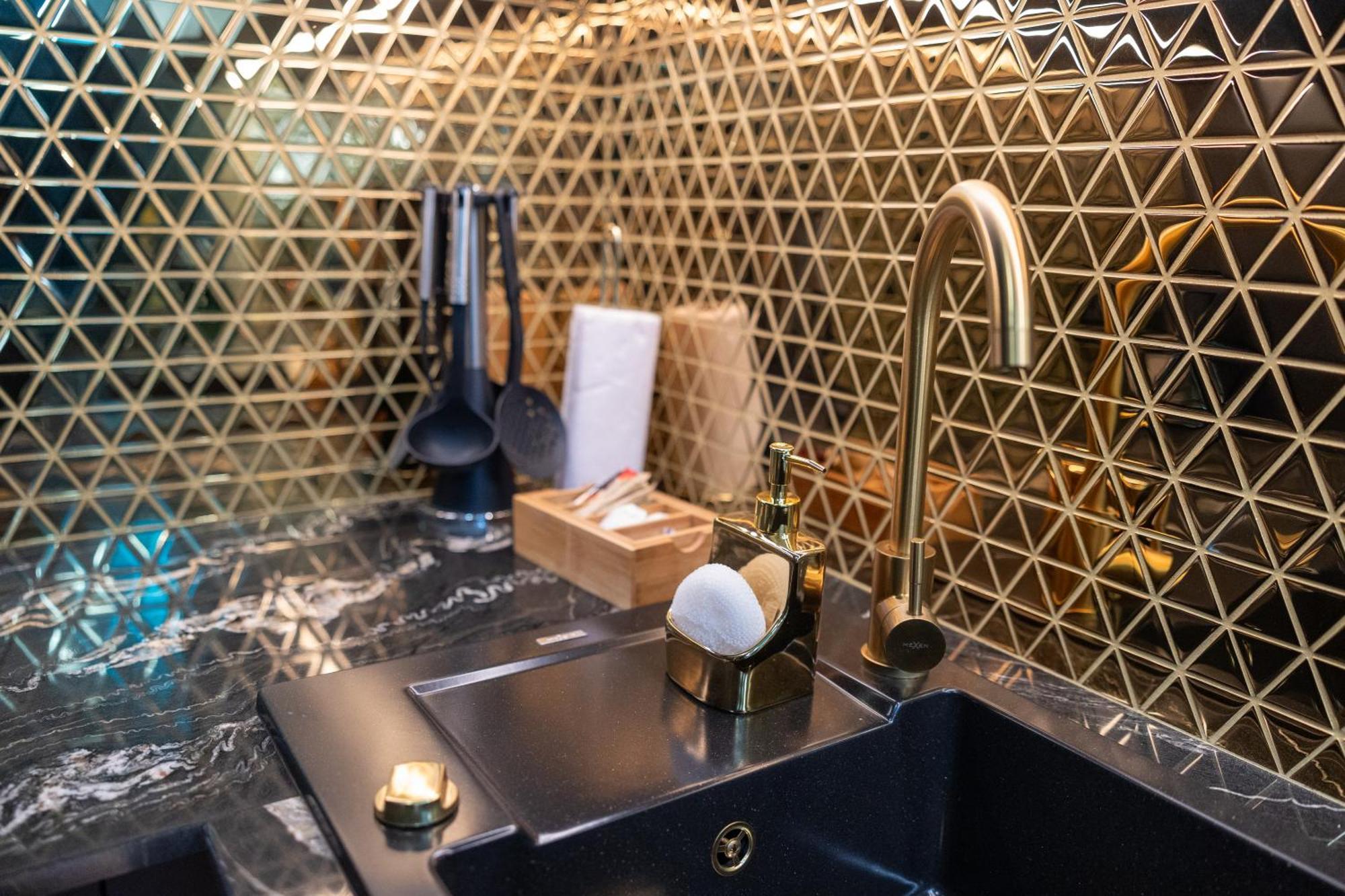 Golden Park Aparthotel 什切青 外观 照片